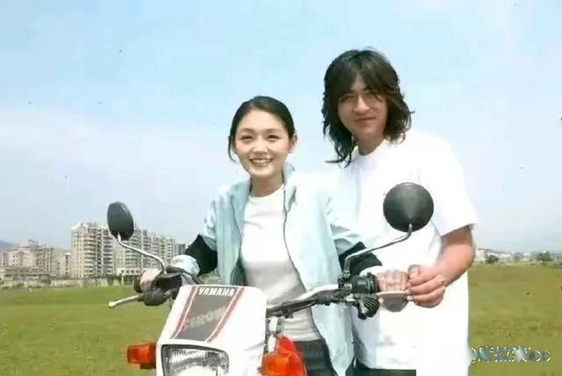 当年的周渝民和大s真是好养眼的一对啊,现在也是模板.