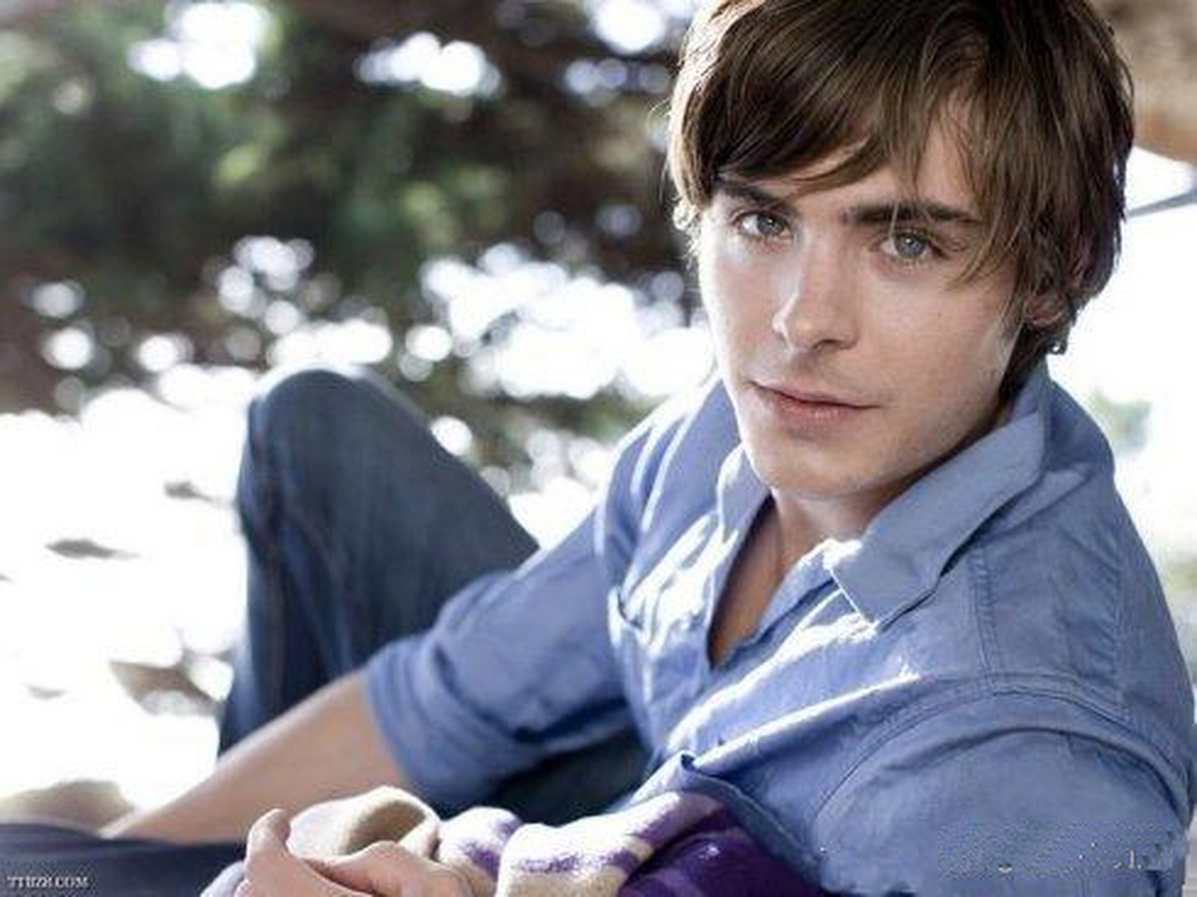 36岁好莱坞男演员扎克·埃夫隆形象大变