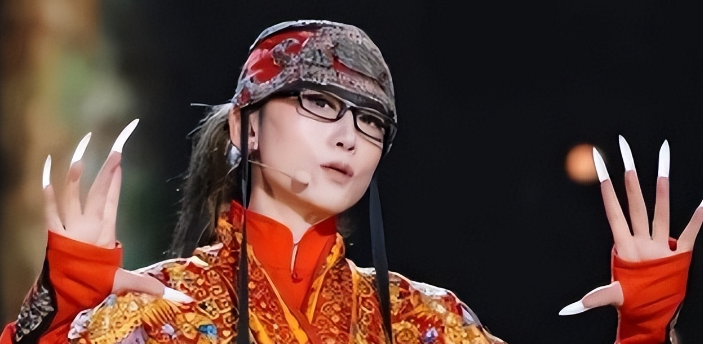 杨丽萍舞伴从39楼跳下,年仅44岁!杨丽萍愿天堂再舞《雀之恋》