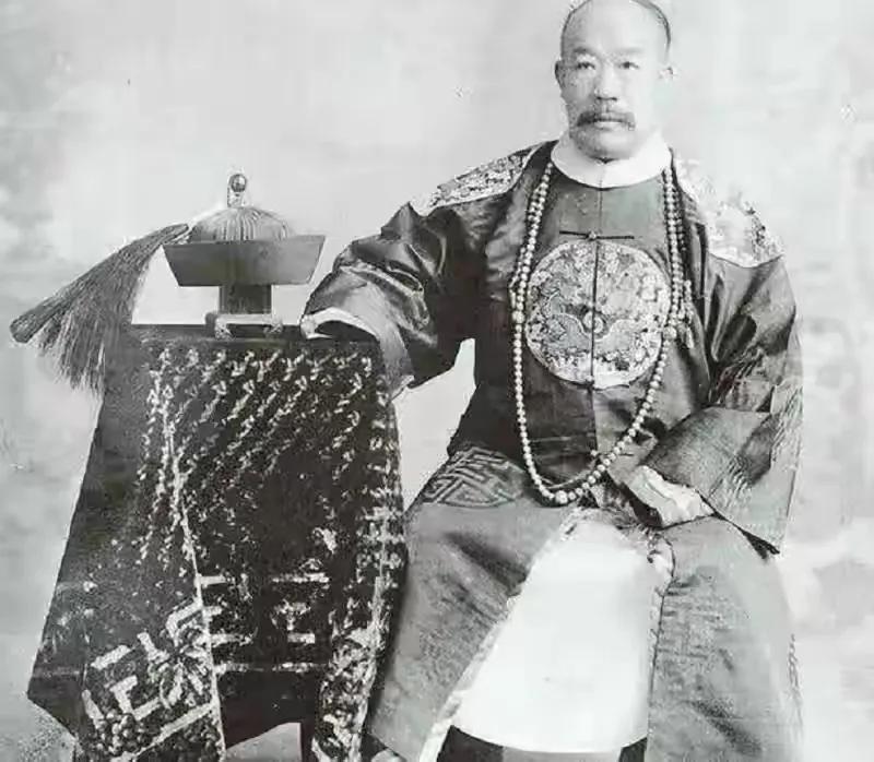 他将38个子女送国外,临终告诫:不许为中国效力,一女儿恶贯满盈