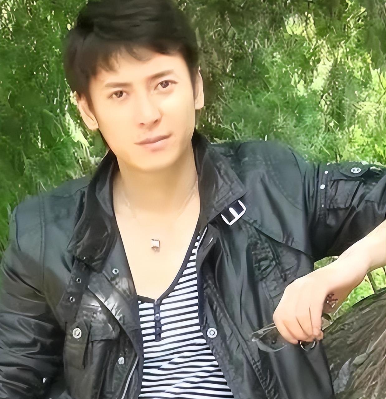 他是运气爆棚的"农民工",只因颜值爆表,从打工仔改行到演员