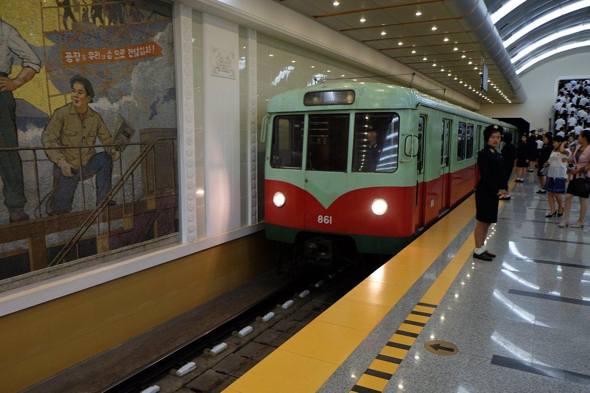 朝鲜现状,带你看看真实的平壤地铁