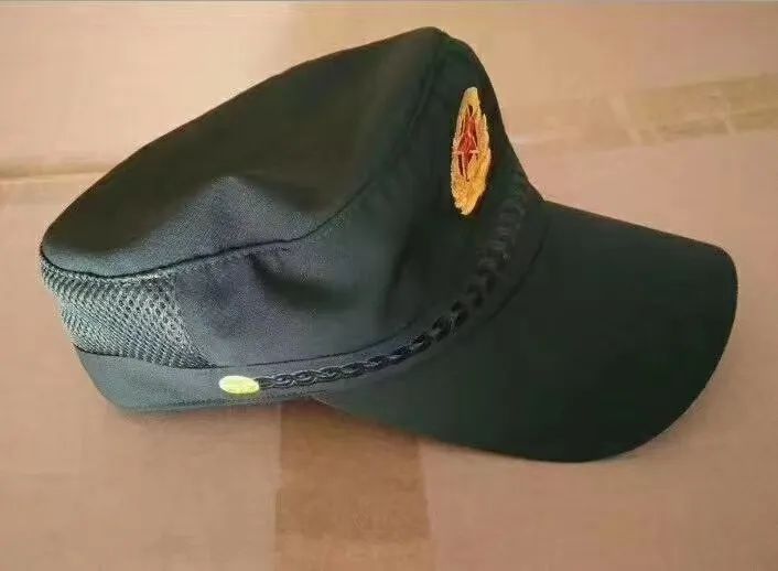 解放军的军帽,有变化!