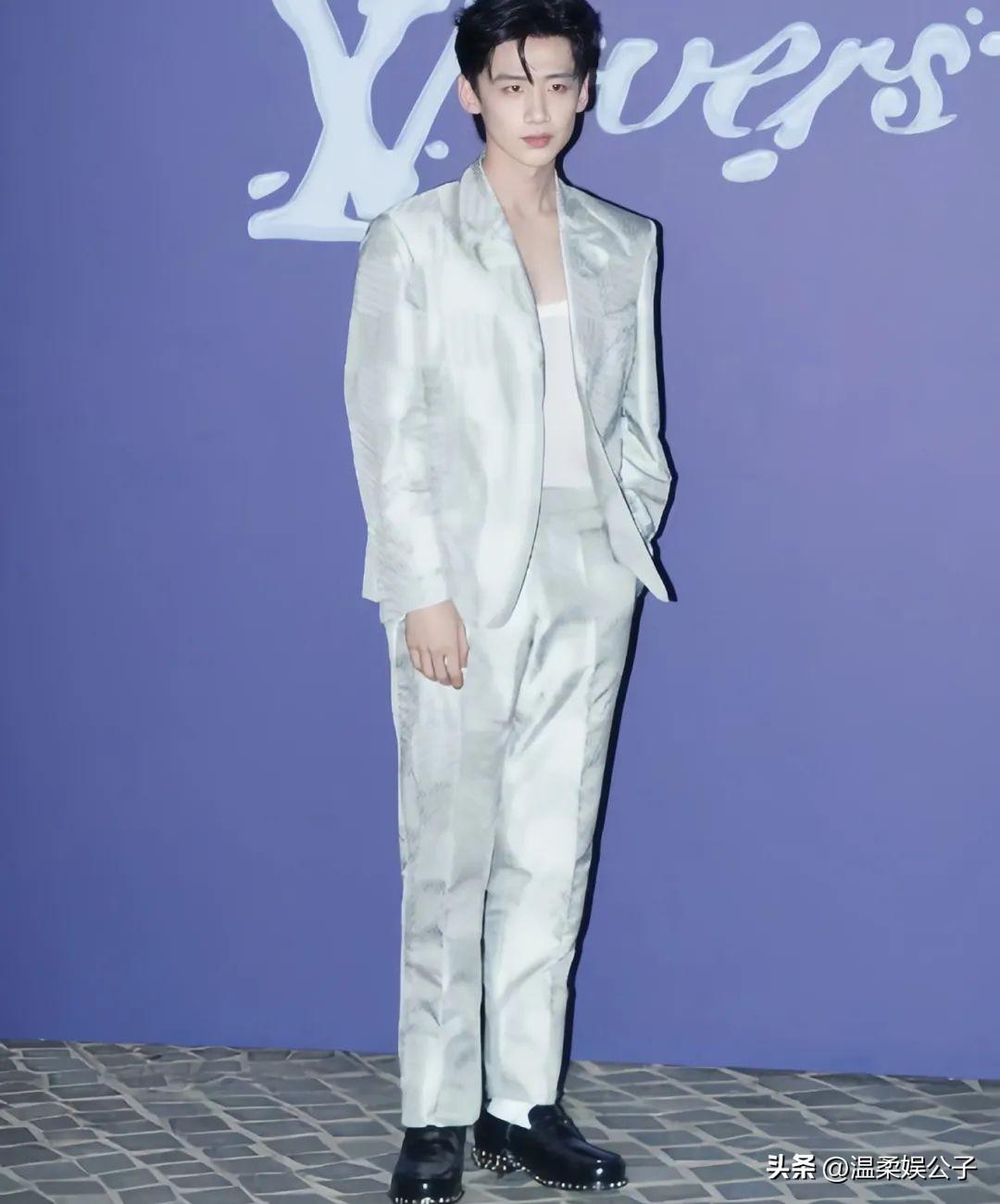 这一夜,10位男星原形毕露!港媒超清大头贴,全员无滤镜无人能扛