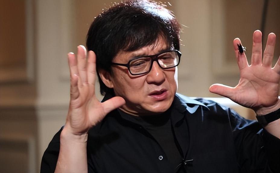 对外慈善,对内冷血,原来"大哥"成龙做过这么多荒唐的事