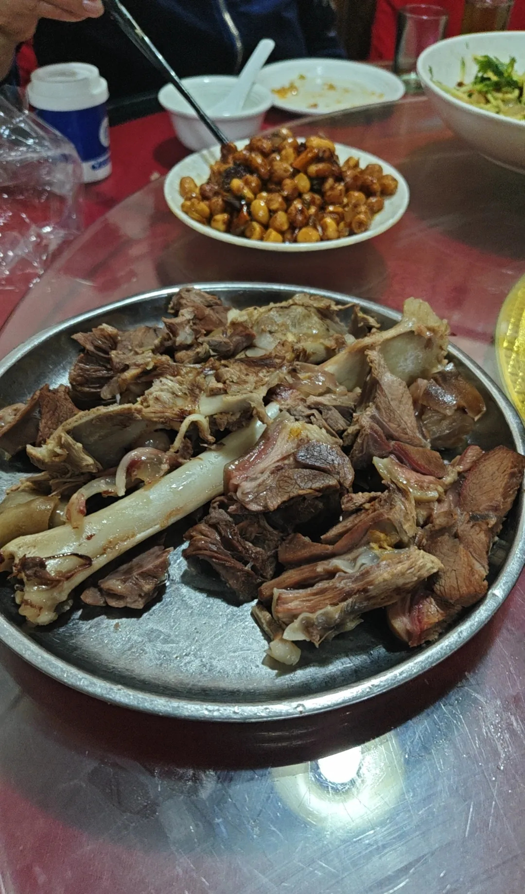 今天去狗肉馆吃狗肉,问了下狗肉的价格,饭馆老板说50块一斤,本来想着