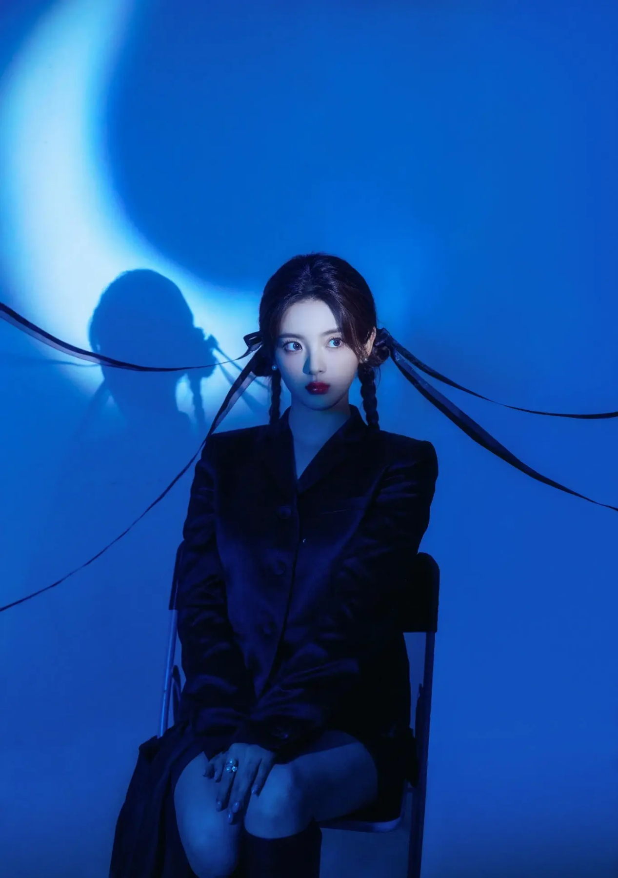 杨超越身穿黑色jk制服短裙总之太美了