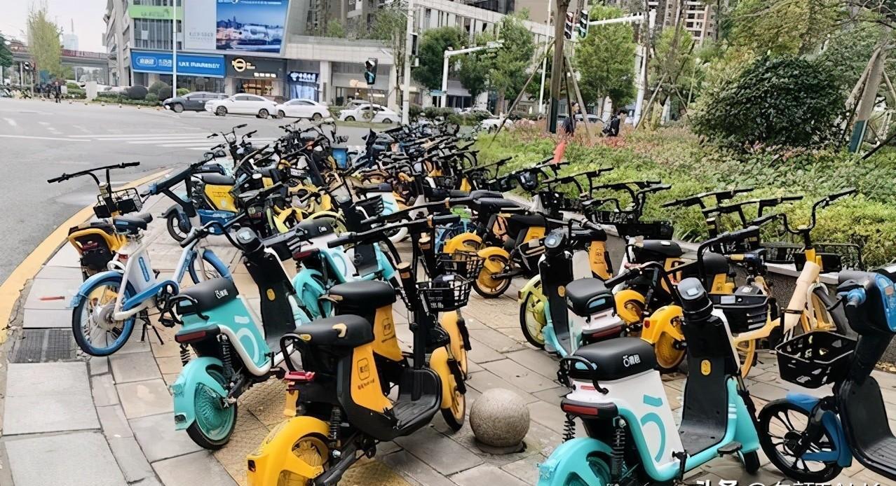 闹大了!"网友爆太原多辆共享电动车被人破坏"引热议,评论炸锅