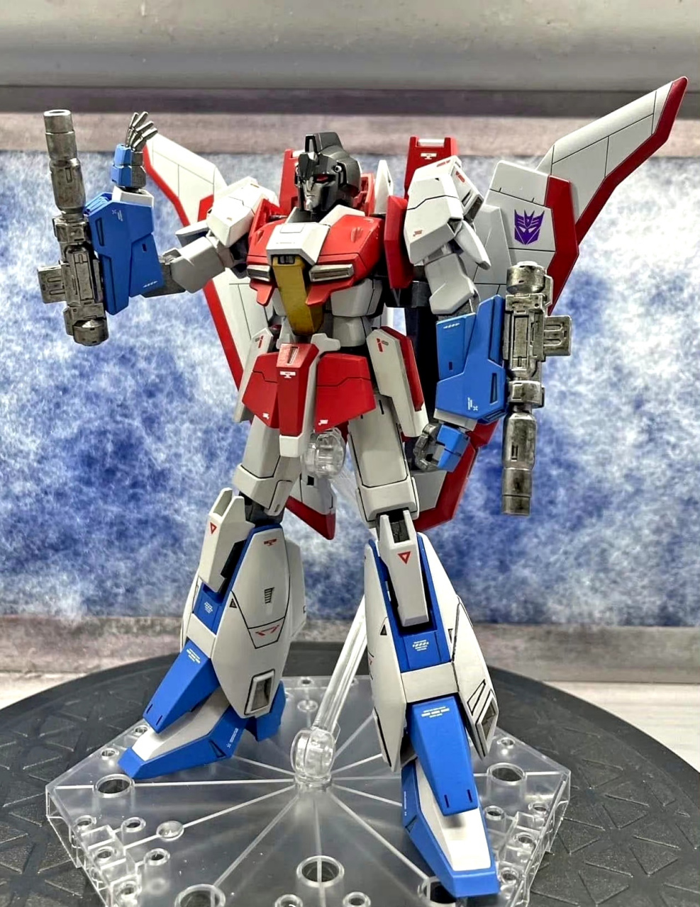 模型欣赏:国外模型师利用mg z高达改造的变形金刚红蜘蛛,改变了涂装和