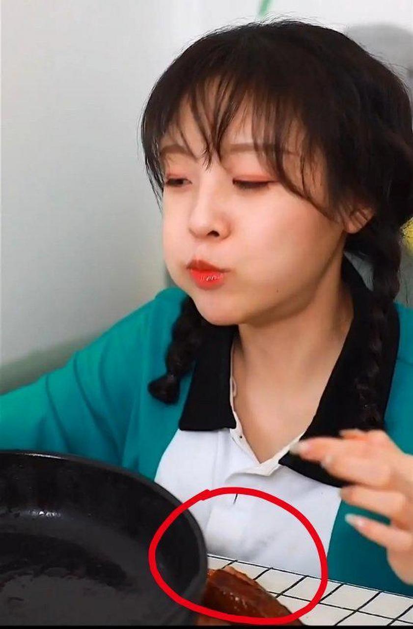 大胃王mini催吐后又翻车了!