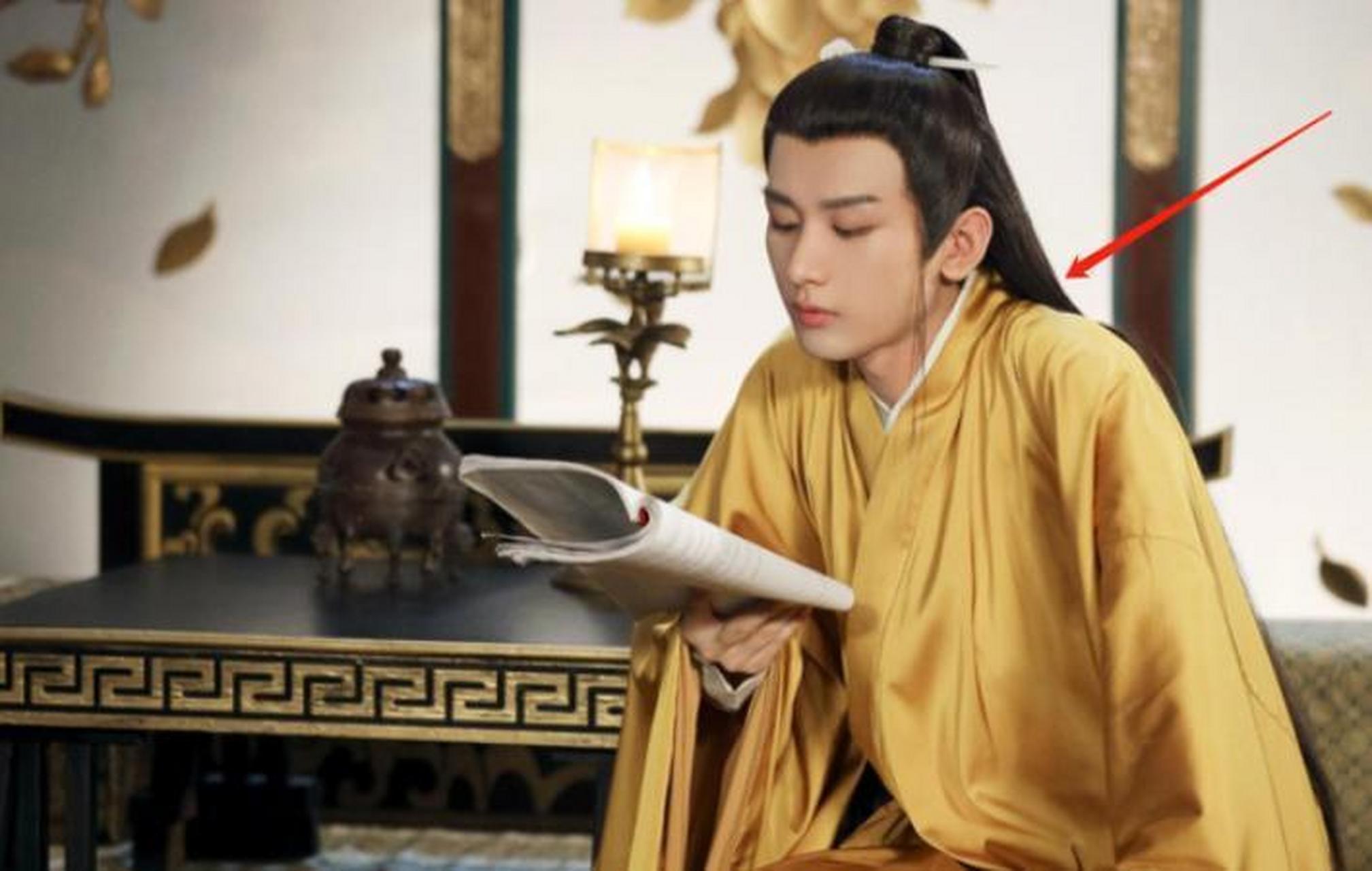 《梦醒长安》预告放出,成毅双眼无神造型丑,演帝王却被嘲像太监