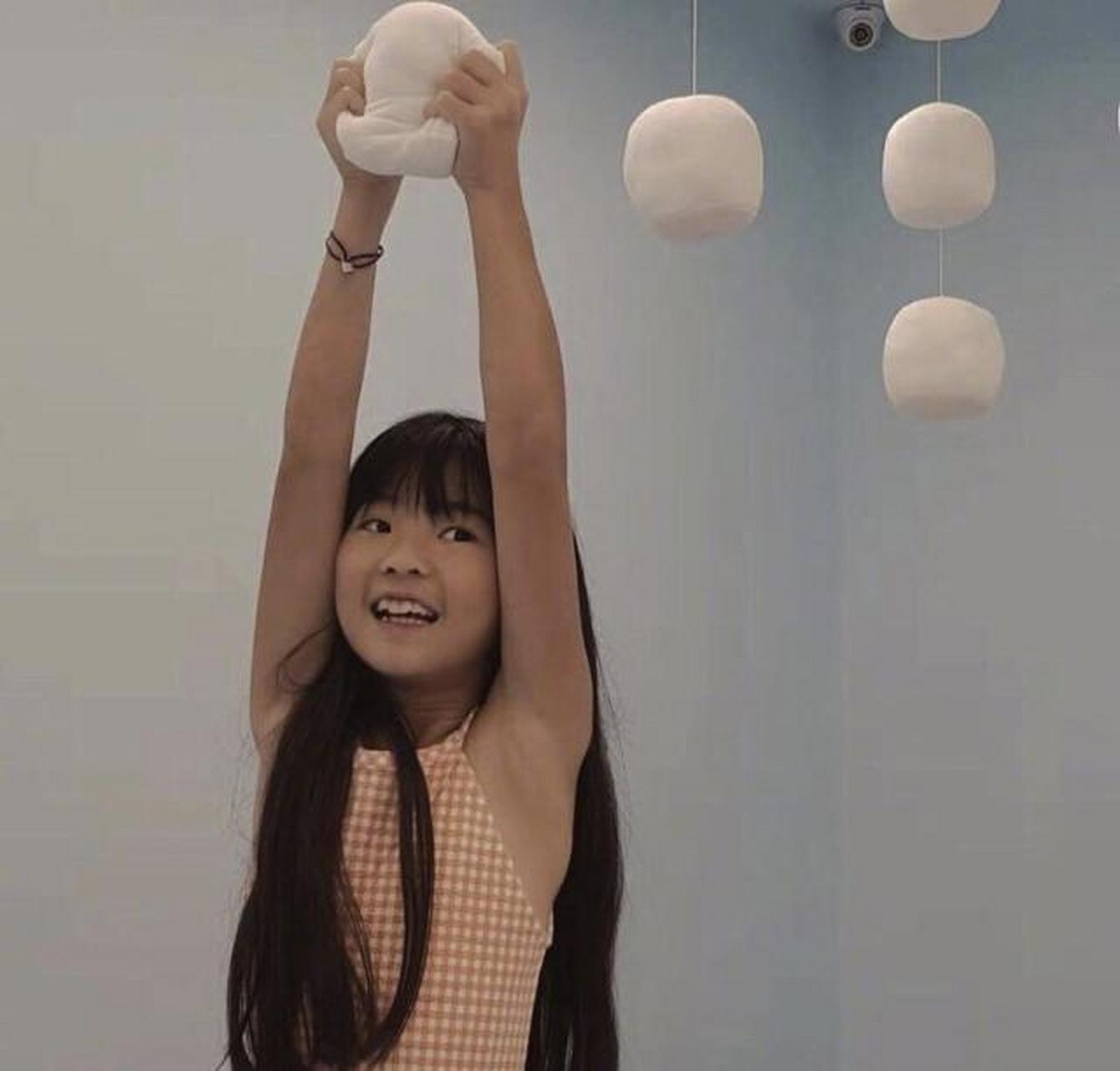 曹格女儿曹华恩小时候与现在