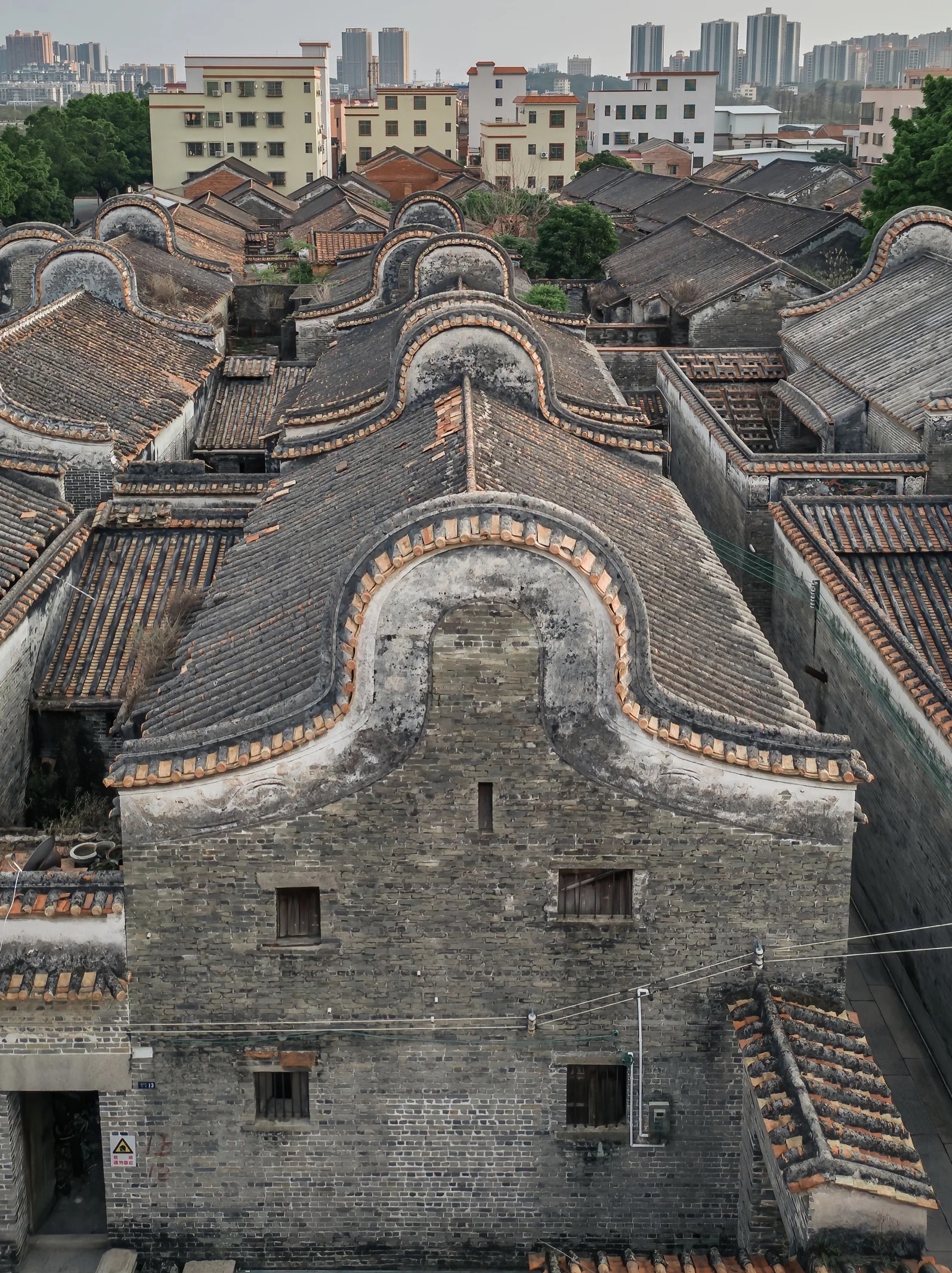 大旗头村慈禧拨款修建的广东第一村