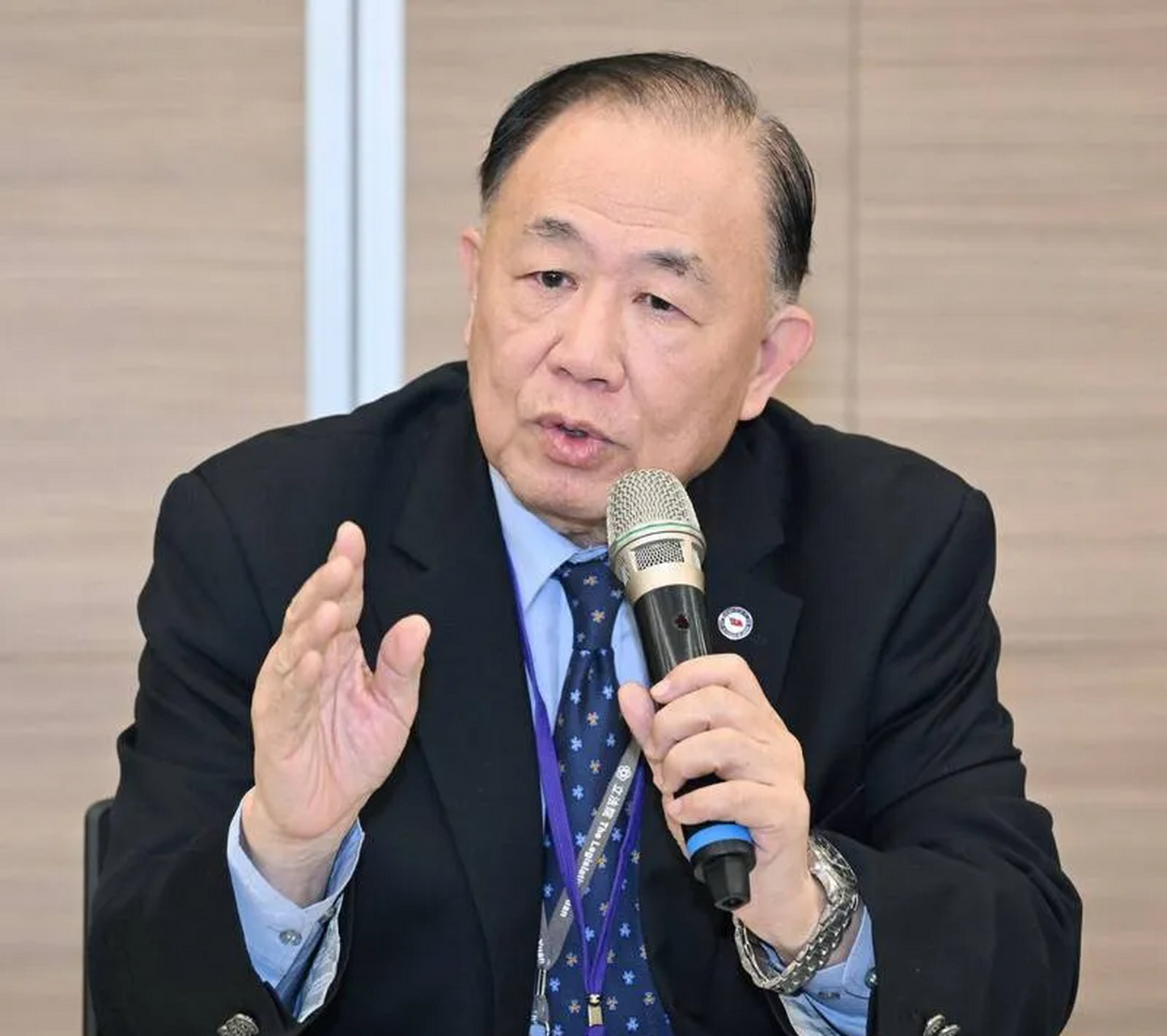 台湾前资深军事官员,现任国民党立法委员李智勇今天发表