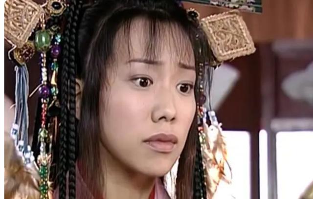 孔慈的华丽转身:从《风云》争议到现代装惊艳亮相