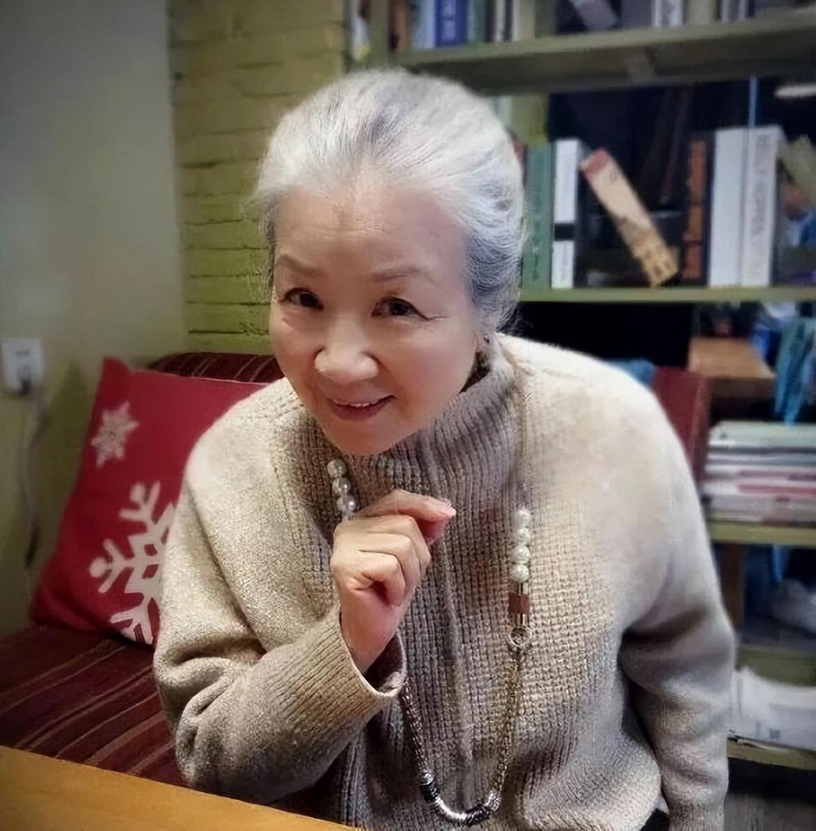 她被称"国民祖母",与演员丈夫56年婚姻有泪,晚年带着遗憾生活