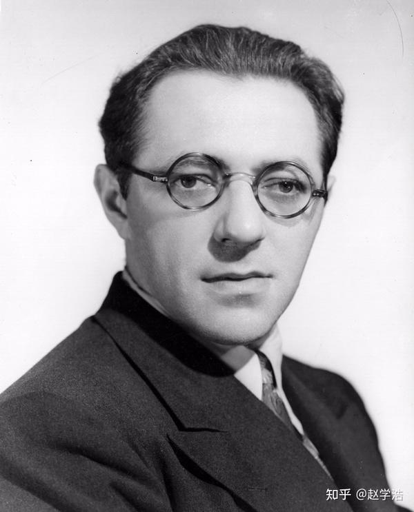 威利·莱伊就读于柏林大学期间,受到火箭专家赫尔曼·奥伯特的影响