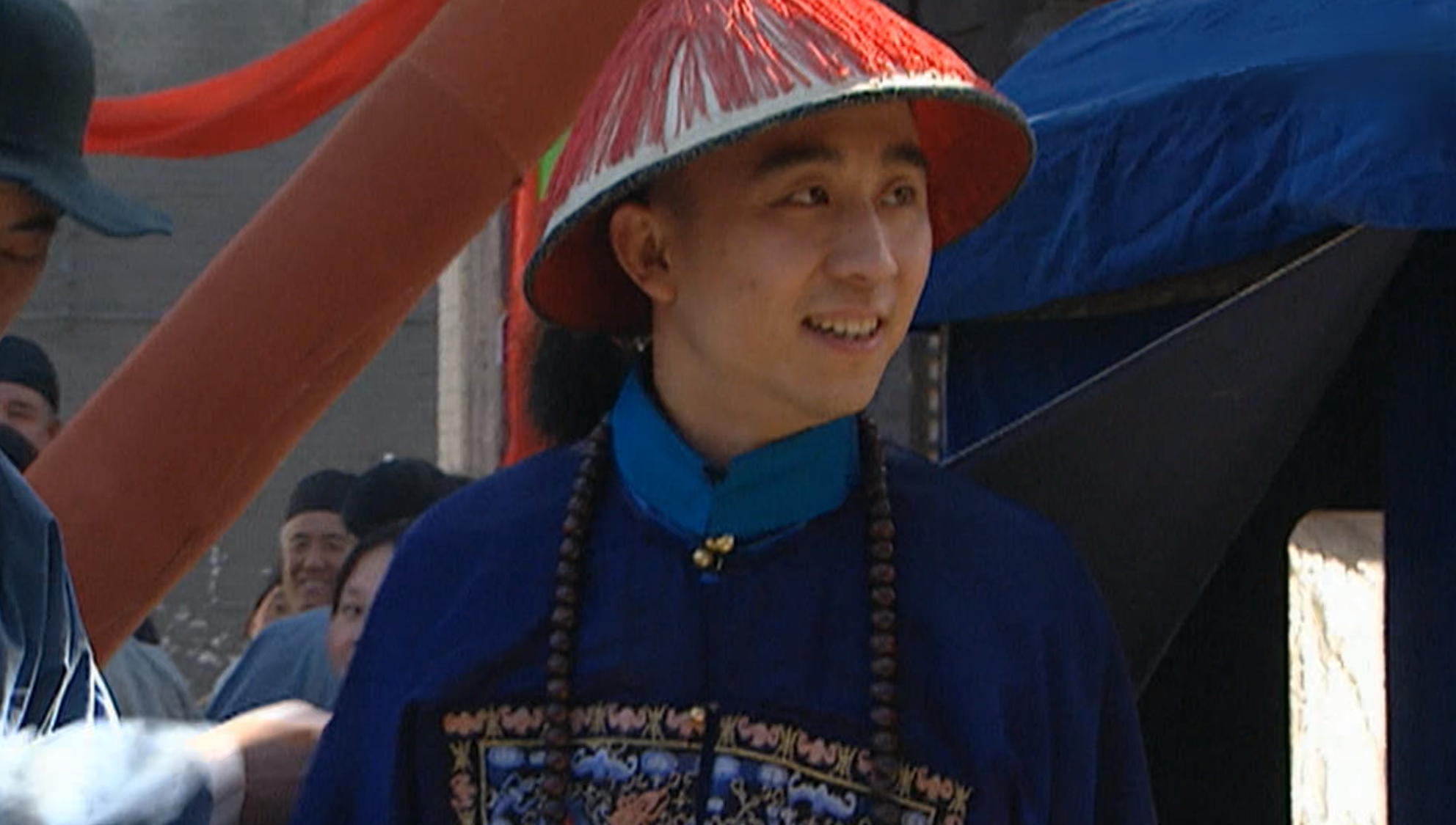 在电视剧《雍正王朝》中,有一段关于李卫混职场的名场面,那就是晋升为