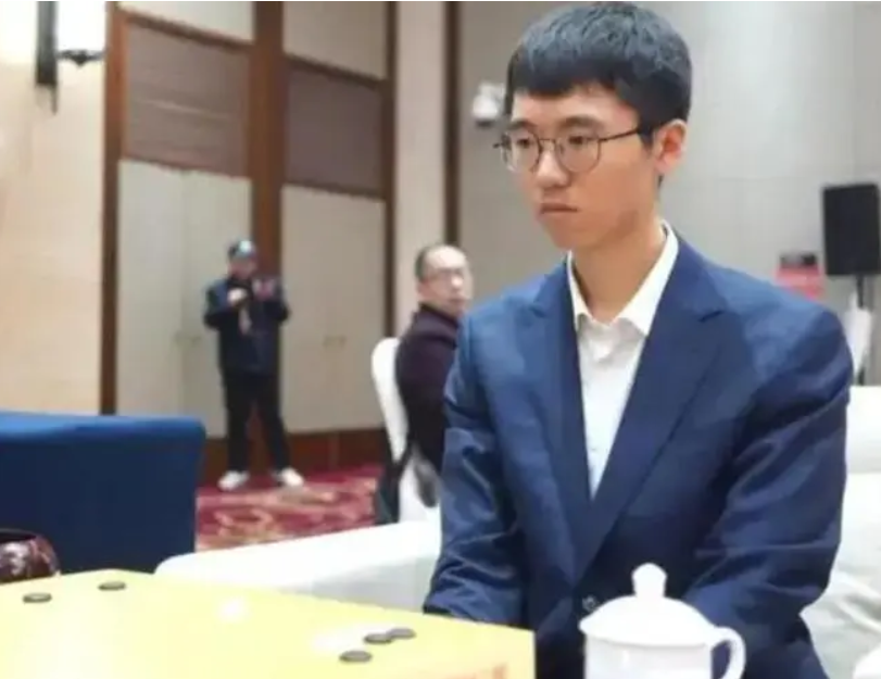 杨鼎新惨败止步20强 申真谞爆冷无缘决赛 辜梓豪不敌黑马