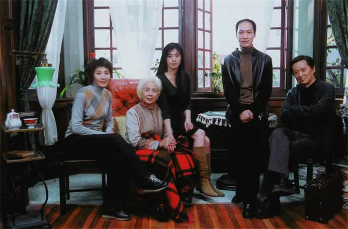 上海一家人演员现状图片