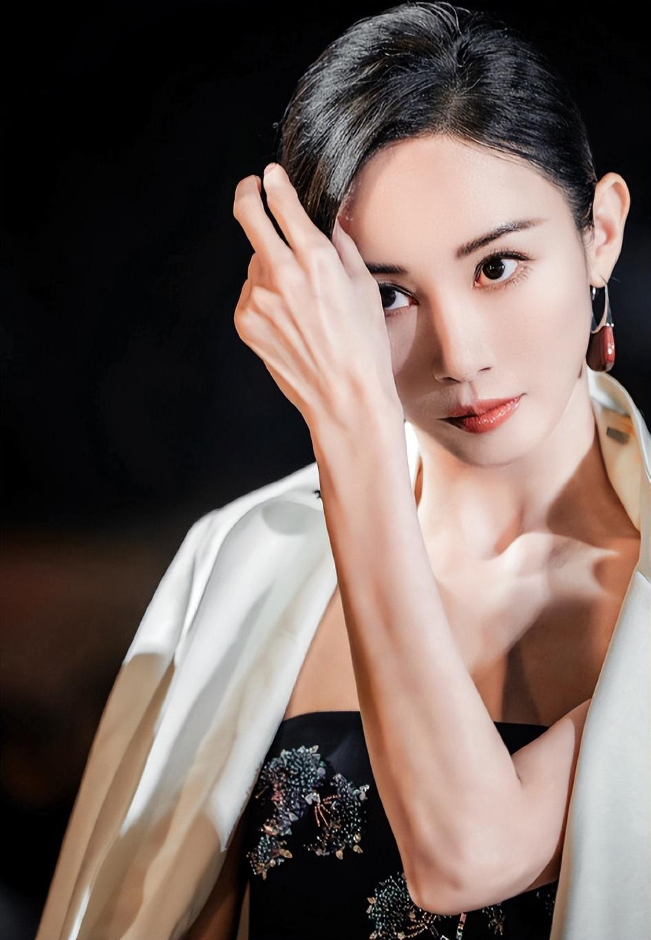 正是这股热情,让朱洁静这位国家队的顶流明星再次摘得荣誉之冠.