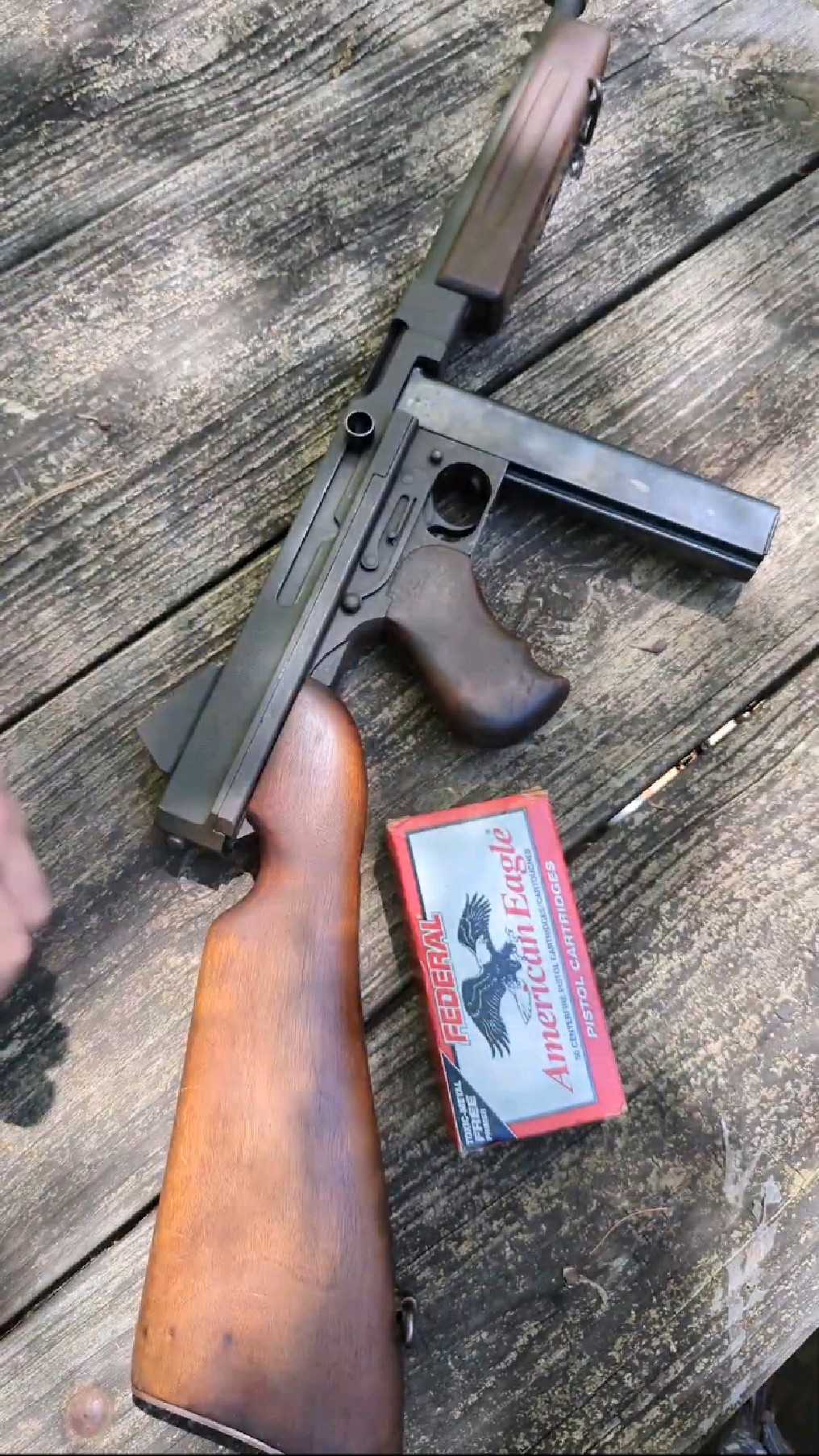 汤姆逊m1a1国外合法拍摄国内请勿模仿