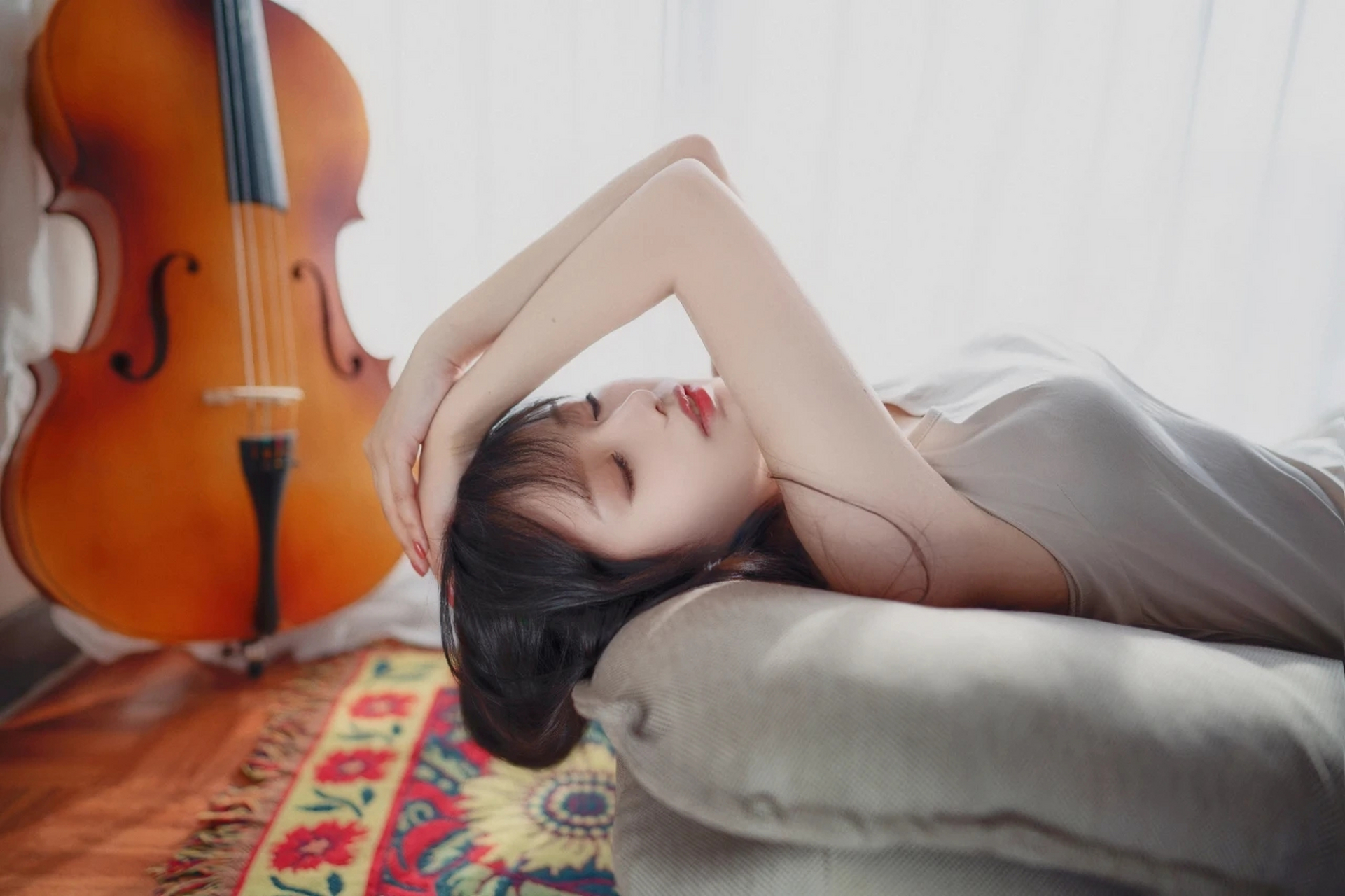 适合做电脑桌面的美女壁纸,都是横屏的比例