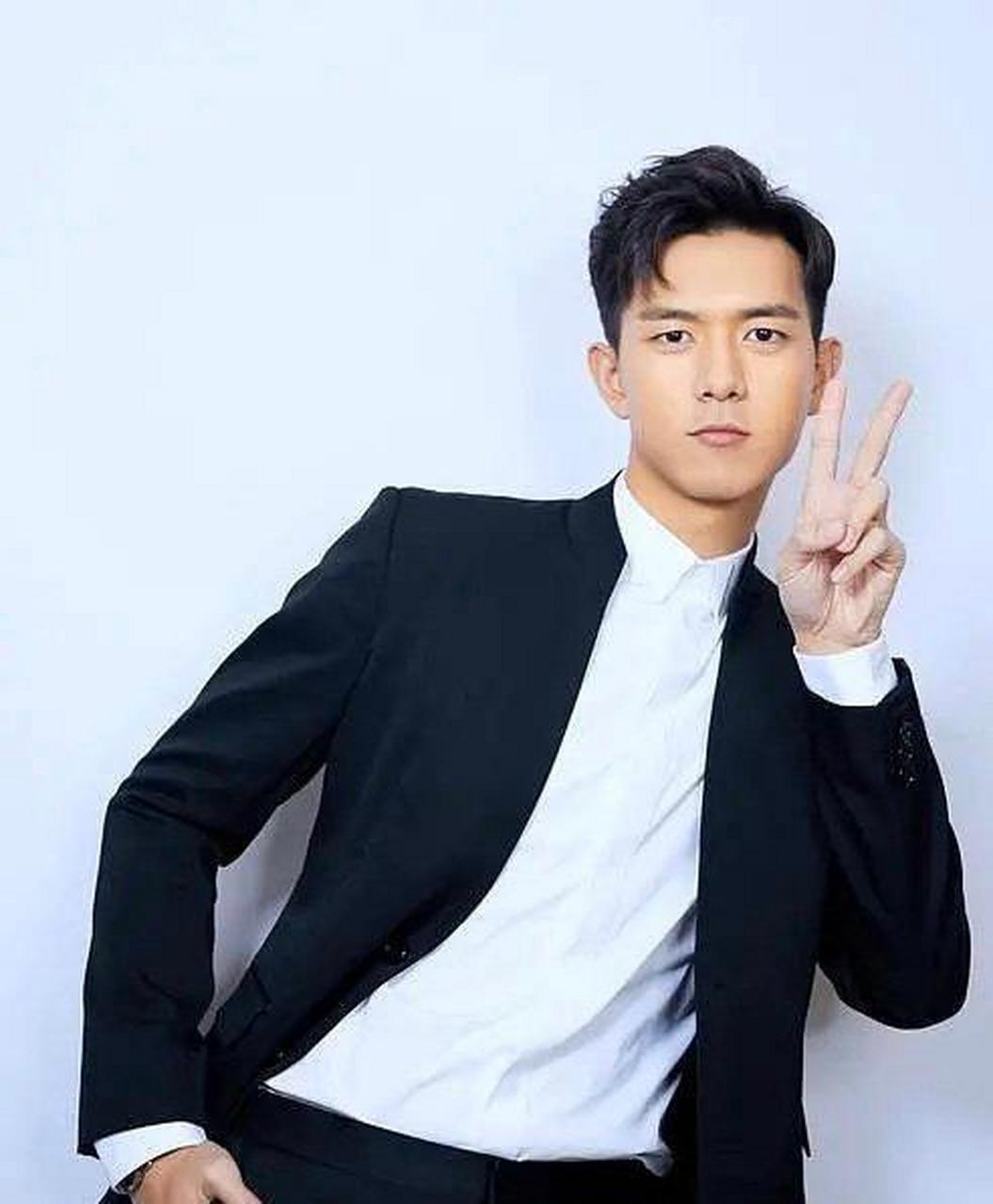 李现和迪丽热巴你觉得两人合适吗