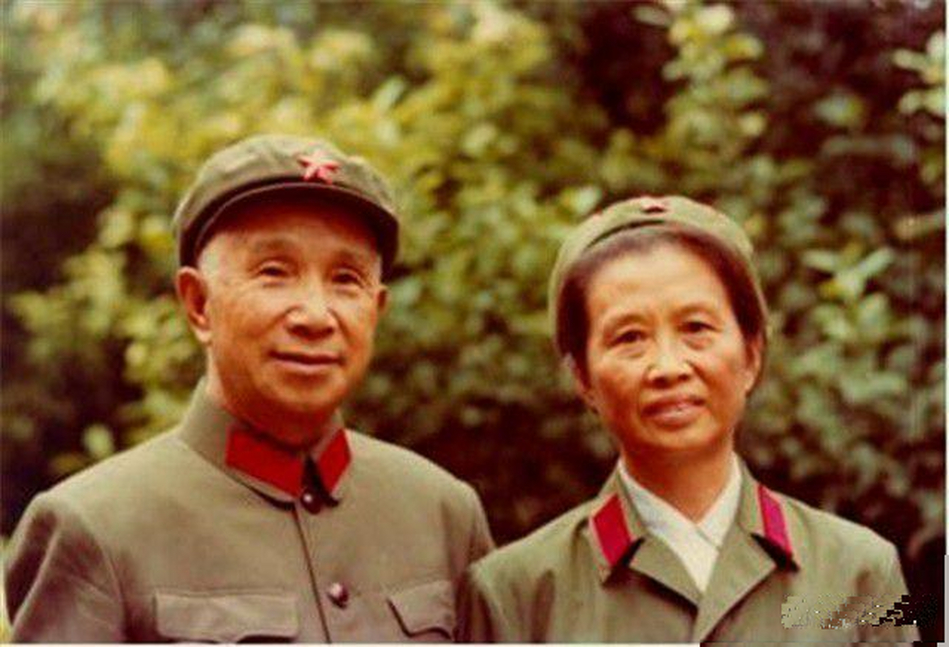粟裕将军与妻子楚青的珍贵合照