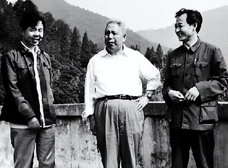 由于熊应堂忙于军务,再加上他的文化水平有限,这导致他无法抽出时间来