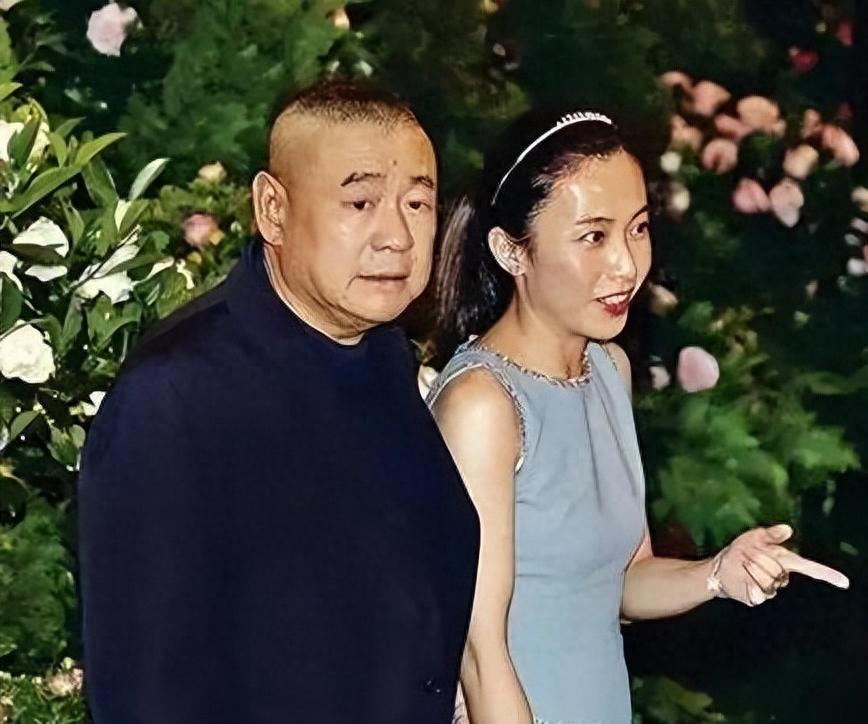 回顾富豪刘銮雄:身价近千亿,喜欢结交女星,最终和甘比结婚