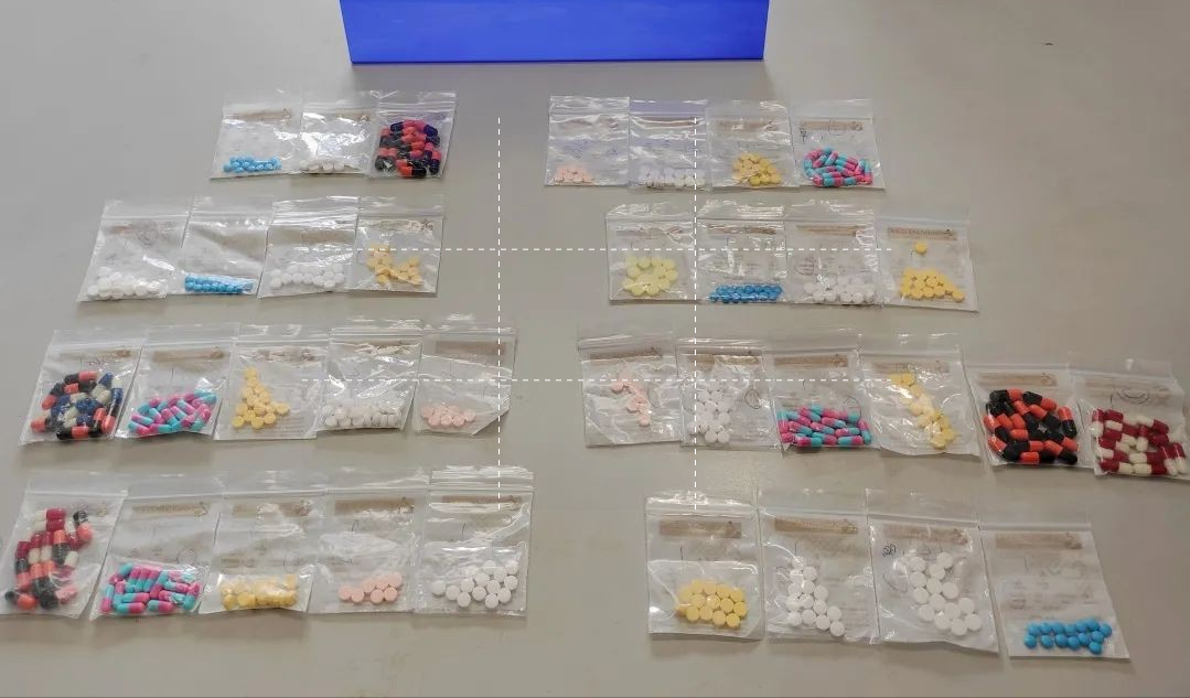 2021年,多起有关减肥药的报案引起警方注意,横跨千里抓获嫌疑人