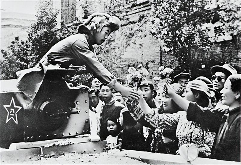 的意味,毛人凤强行给沈醉按了个"中将游击司令"的名头,责令他驻守云南