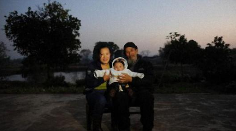 父亲离世后,文长林成了张凤最亲近的人