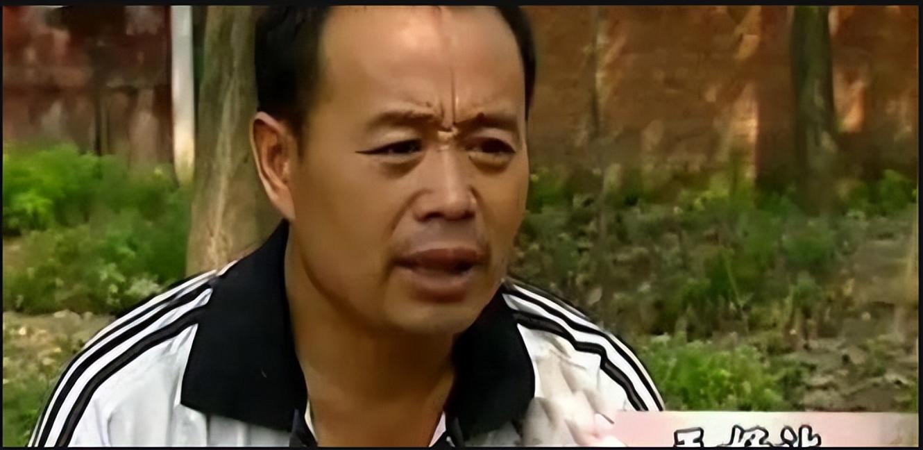 2007年,河南小伙举报村恶霸,遭报复砍断双手,后向警方索赔70万