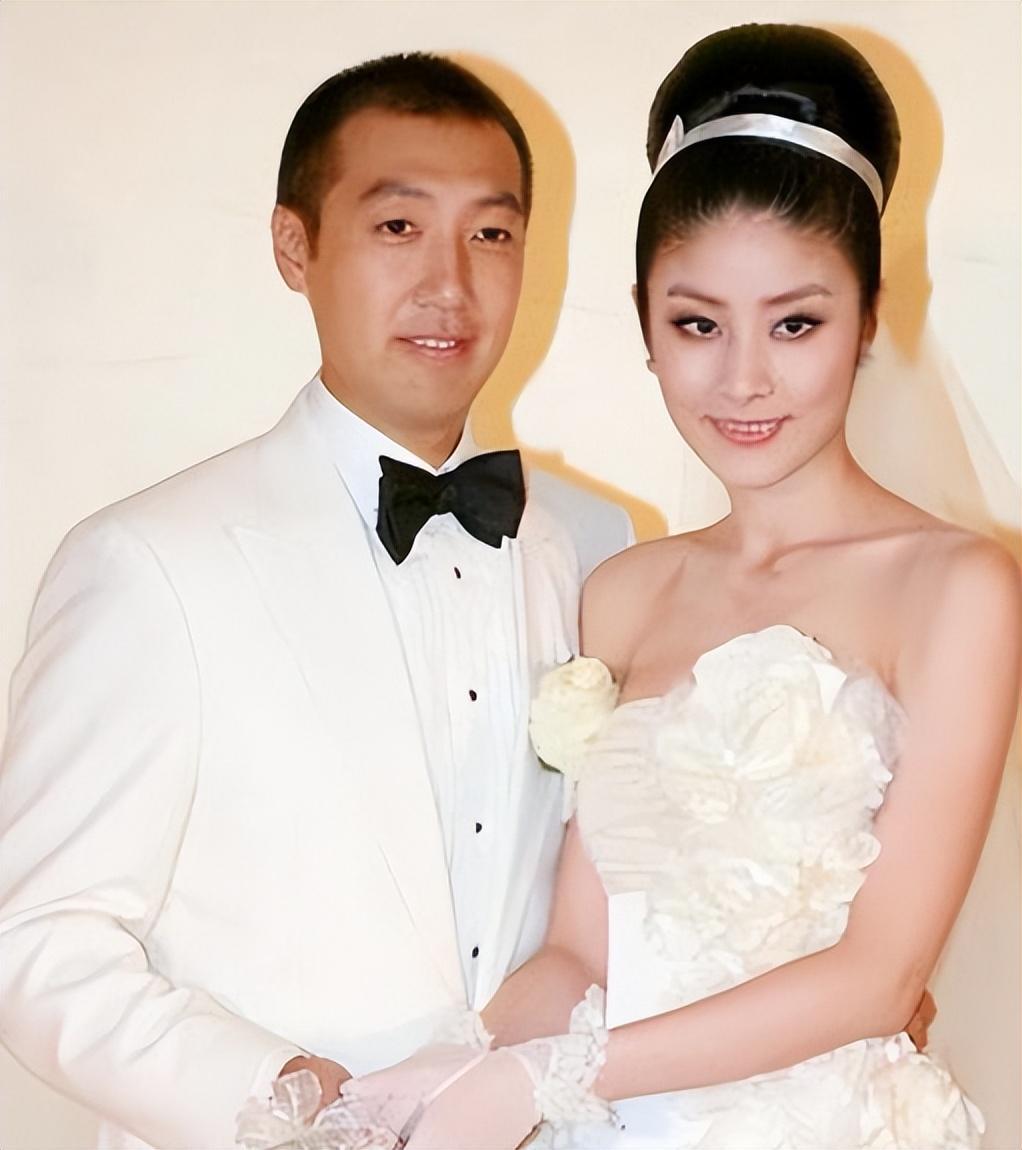 陈慧琳:36岁嫁初恋,41岁高龄生2胎,痛失双胞胎女儿成一生的痛
