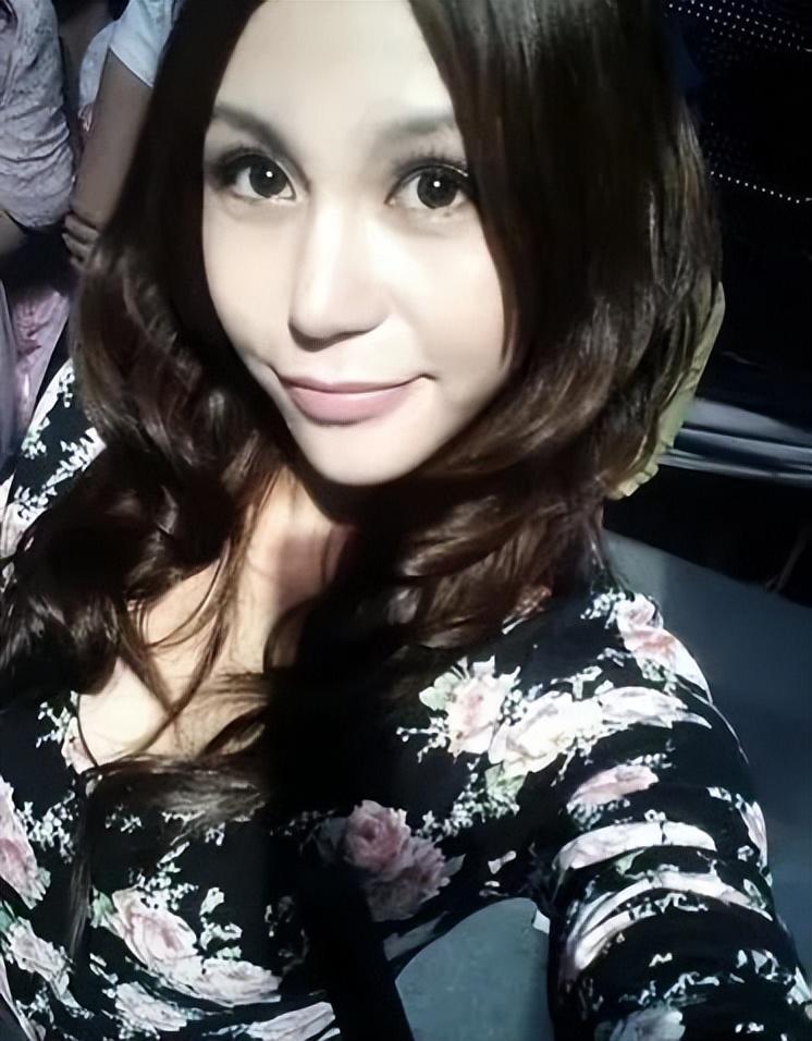 回顾:"宁坐宝马哭,不坐单车笑"的女孩马诺,现在嫁入豪门了吗