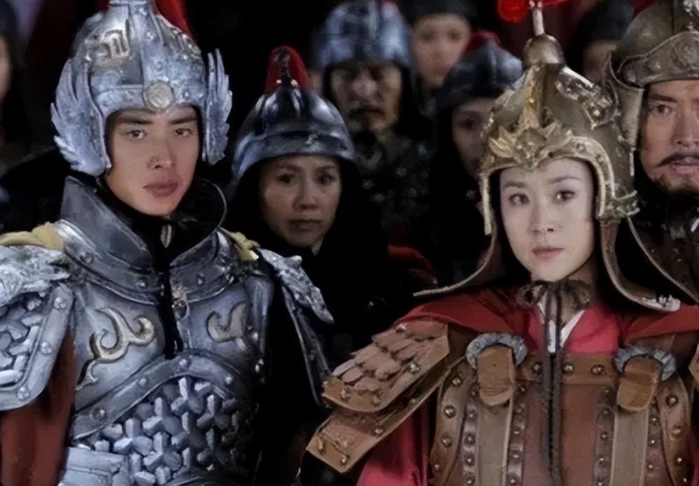 她被开国皇帝封为元帅,辅佐过三朝皇帝,被封为巾帼英雄