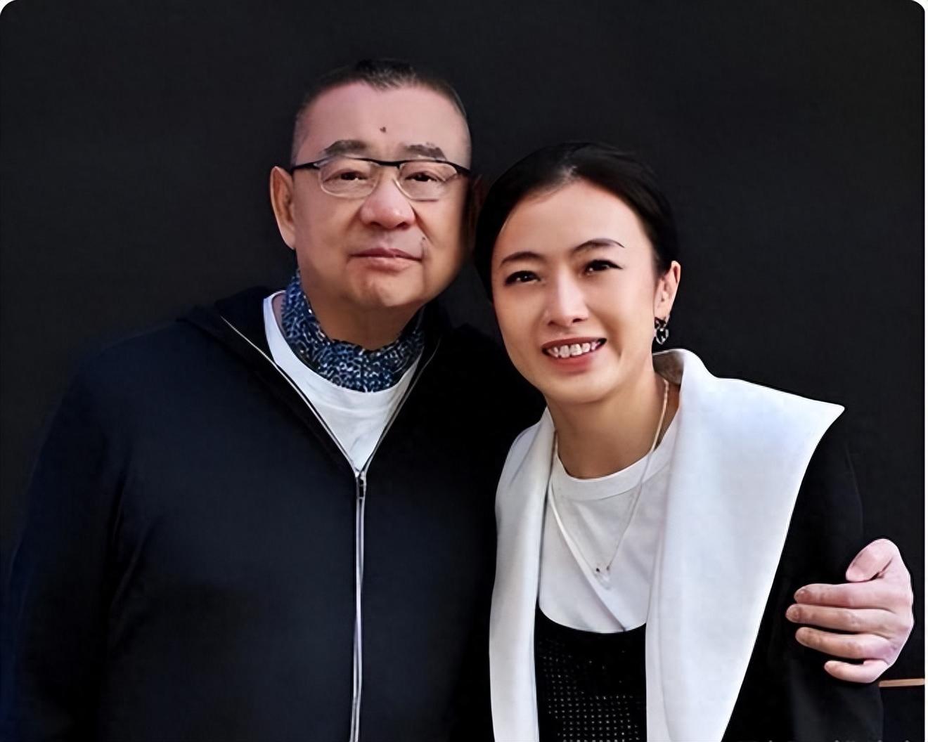 回顾富豪刘銮雄:身价近千亿,喜欢结交女星,最终和甘比结婚