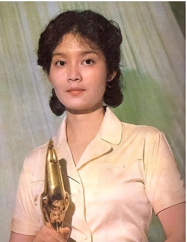 回顾:低调离婚的演员夫妻,潘虹离异38年单身至今,看看哪对可惜