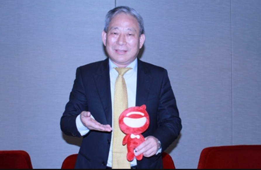 回顾:这位老师是谁?二胎又是如何赚取的千亿身家呢?