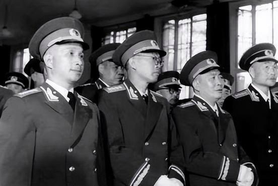 1955年授衔时,为何志愿军参谋长解方只是少将?有5个原因