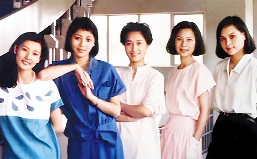 何赛飞,何英,茅威涛,方雪雯,董柯娣1983年,何英在被傅全香教导2年之后