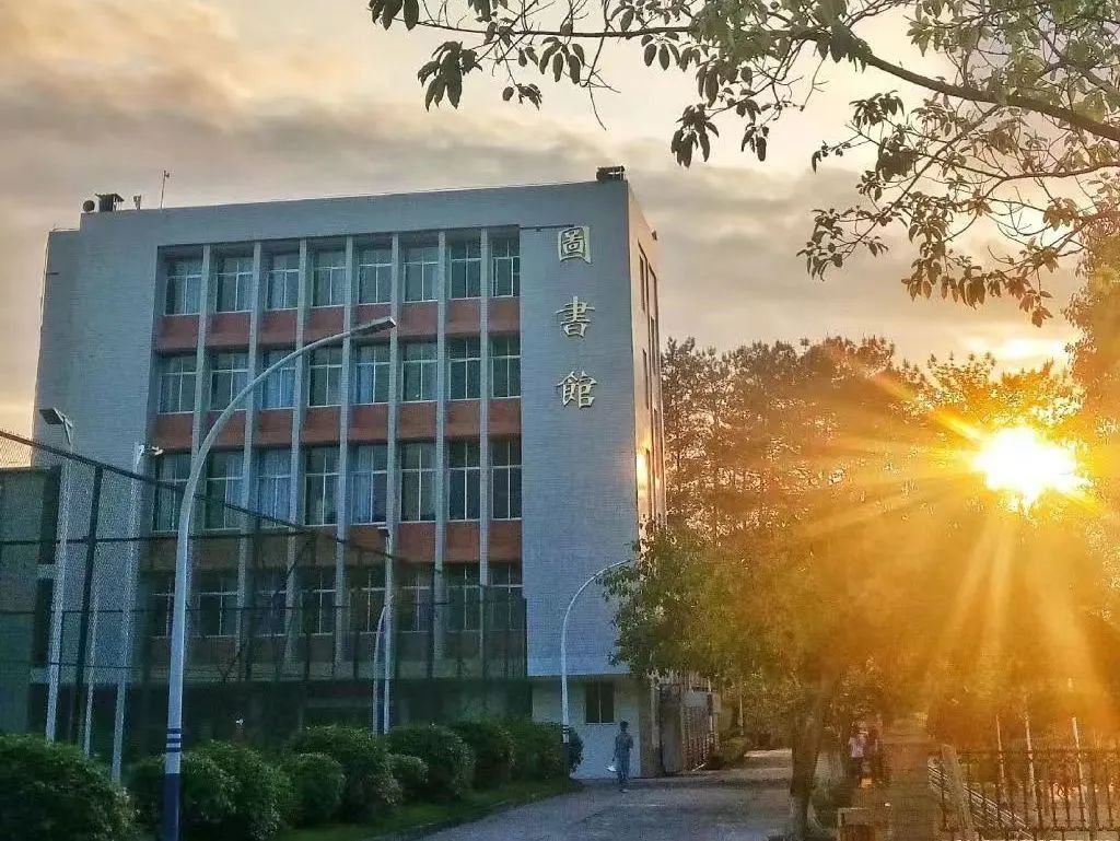 广东韶关松山学院图片