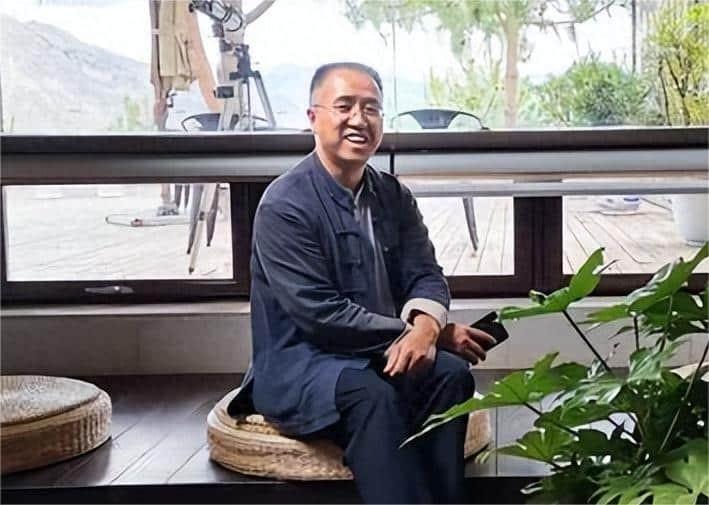 小华顿时心中一沉,她感觉到事情可能并不简单.