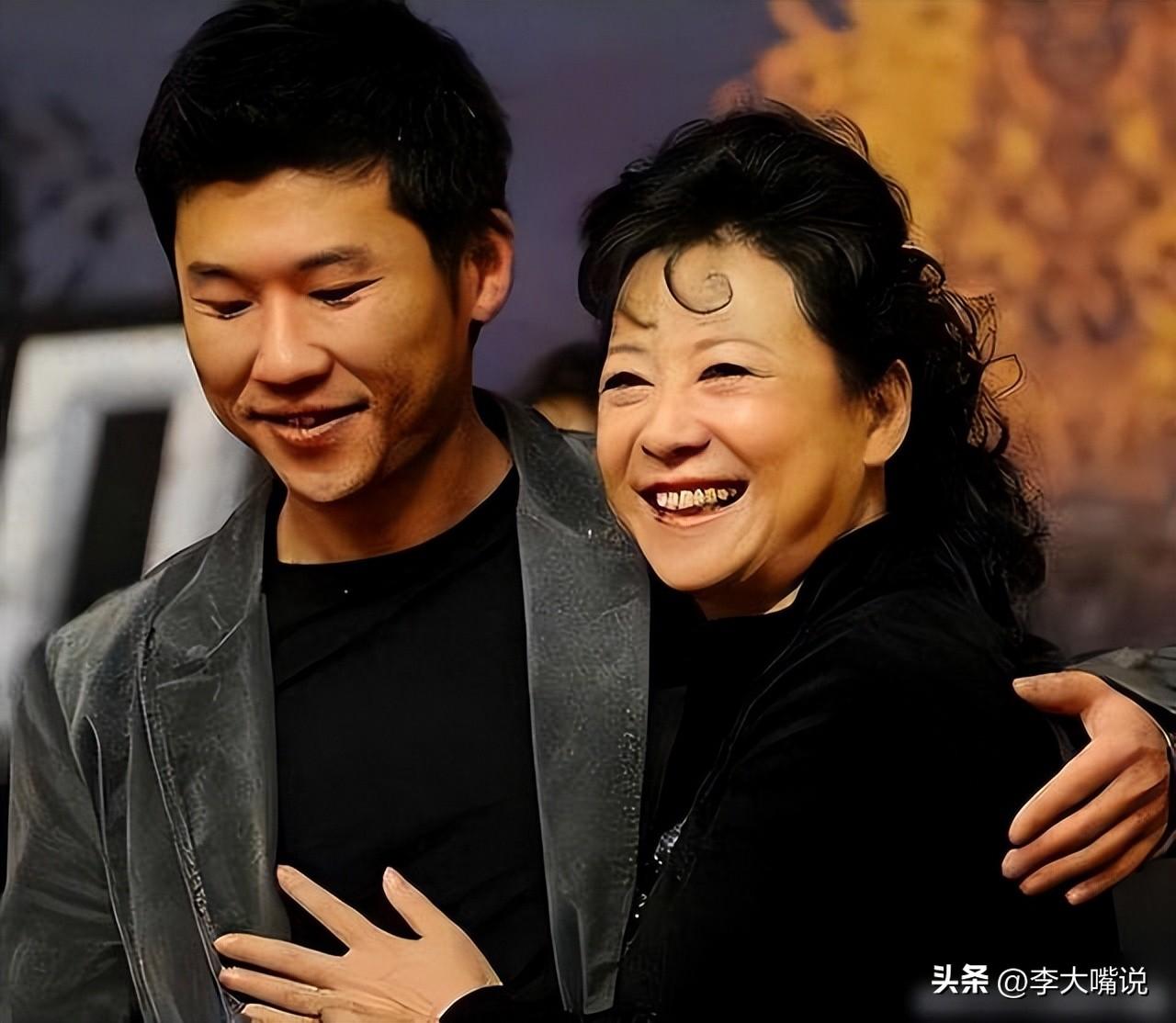 星2代王骁:父亲是著名艺人,丈夫是编剧,闯娱乐圈却只能靠自己