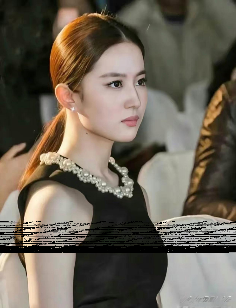 刘亦菲的头包脸发型