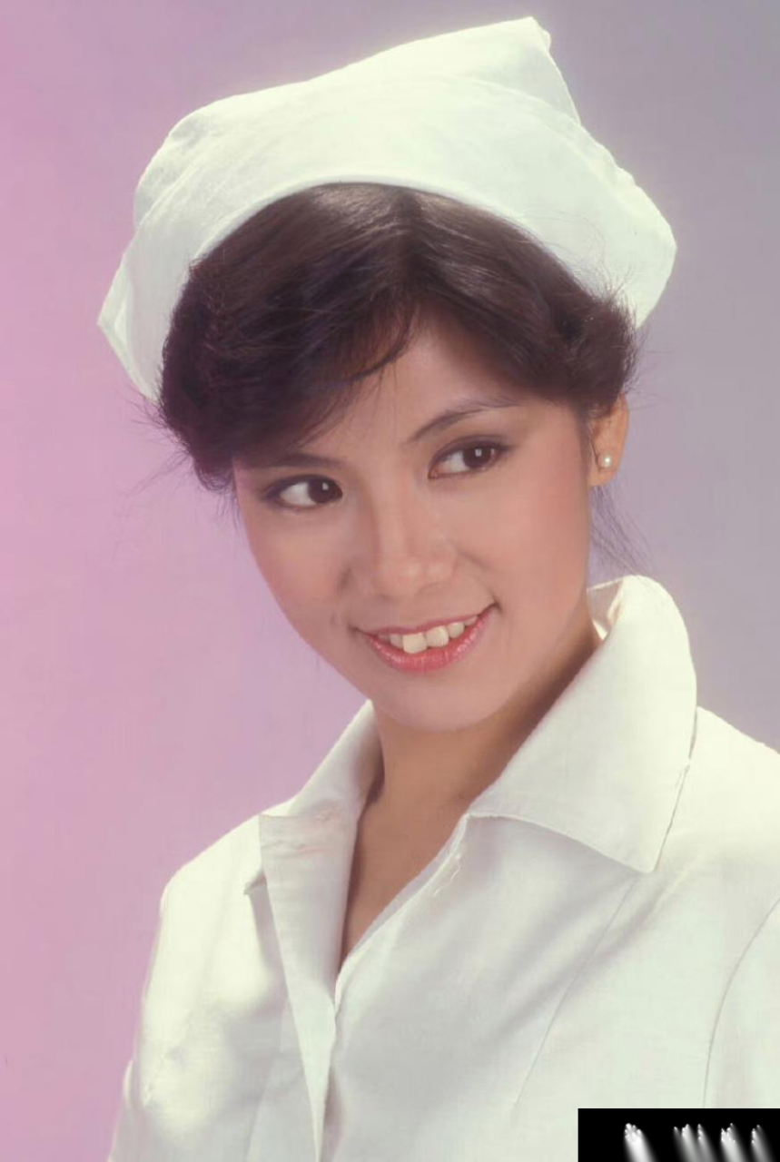 年轻时候的翁美玲,这颜值咋样.你们看呢?