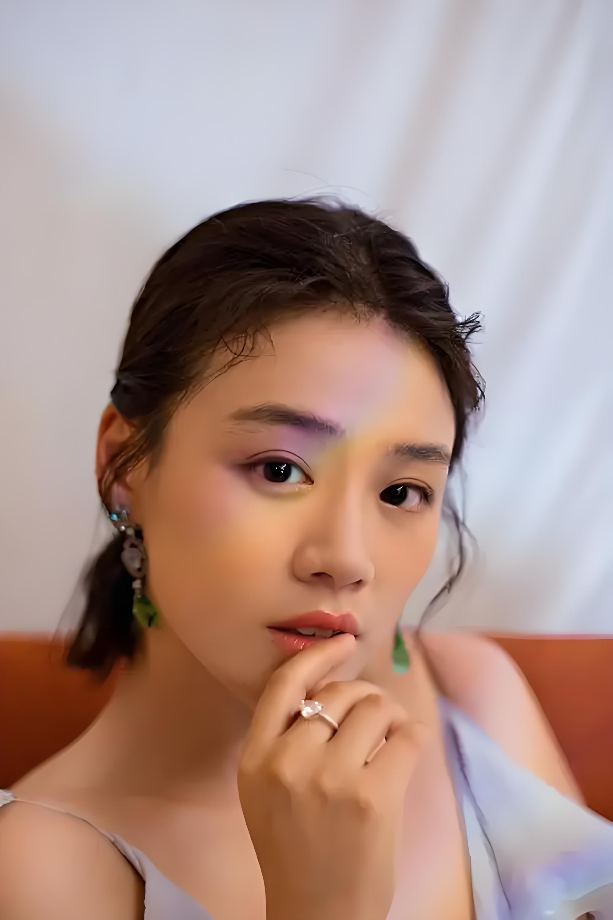 马思纯是不是大众眼中的灵气女子? 清新性感,身材娇好,五官精致.