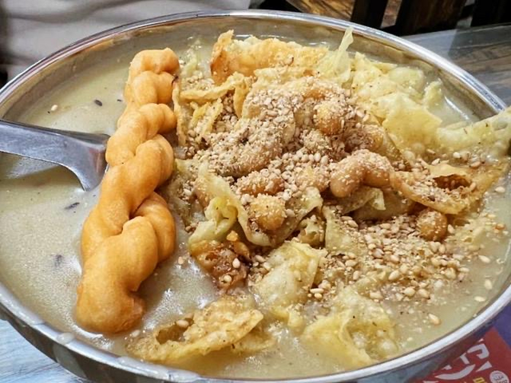 河南平顶山"8大美食",你吃过几种  一,酱焖鸡 二,叶县炝锅烩面 三